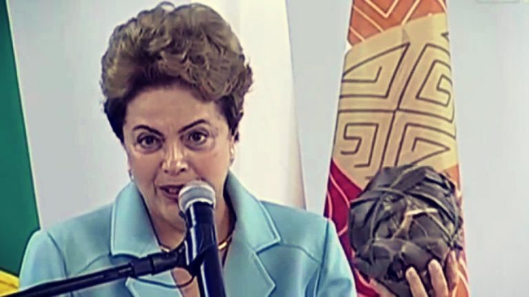 Dilma ‘Sapiens’ Rousseff pedala na cara de todos brasileiros