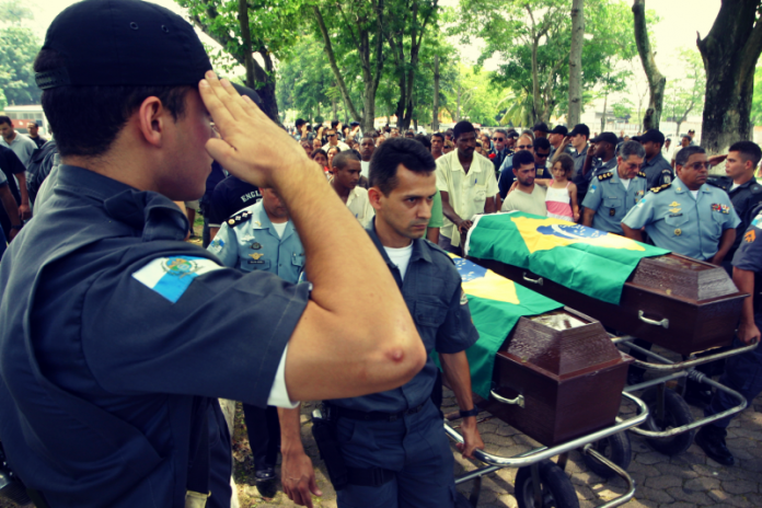 142 policiais morreram no Rio em 2016. E você com isso?